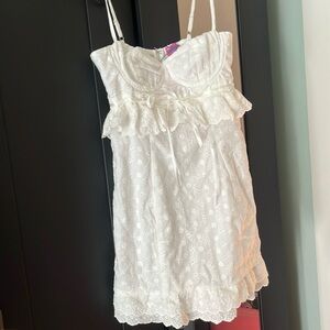 never worn white dress size small with tiny sewed in sunflowers